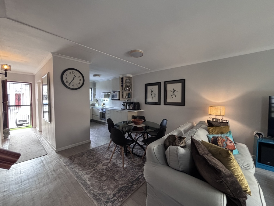 To Let 2 Bedroom Property for Rent in Parklands Western Cape